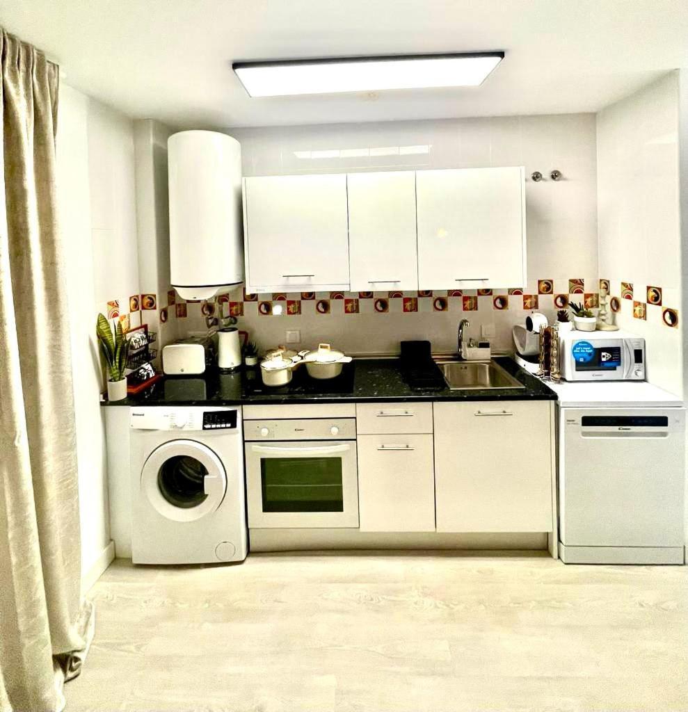 شقة Historical Centre! Private Terrace & Gym-Near Public Parking مالقة المظهر الخارجي الصورة